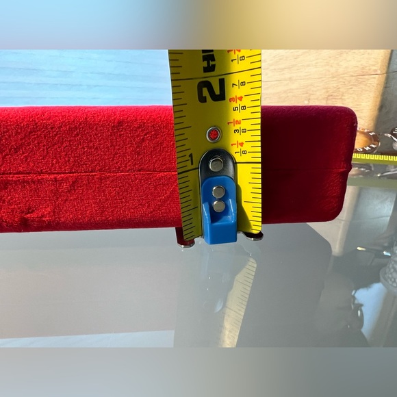 🕶️💋Like New Red Velvet Carolina Herrera Sunglasses/Eyeglasses Clamshell Case - Picture 5 of 17